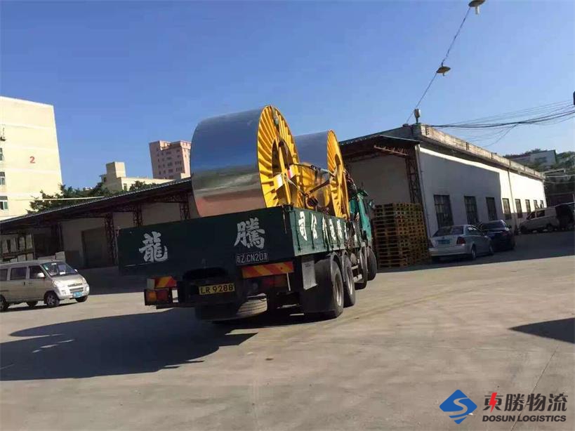 深圳到香港的吊機(jī)車(chē)；深圳到香港吊臂車(chē)運(yùn)輸；大陸到香港吊機(jī)車(chē)運(yùn)輸